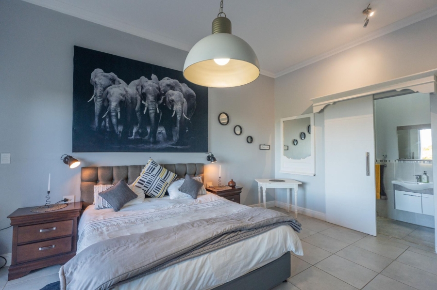 4 Bedroom Property for Sale in Cannon Rocks Eastern Cape